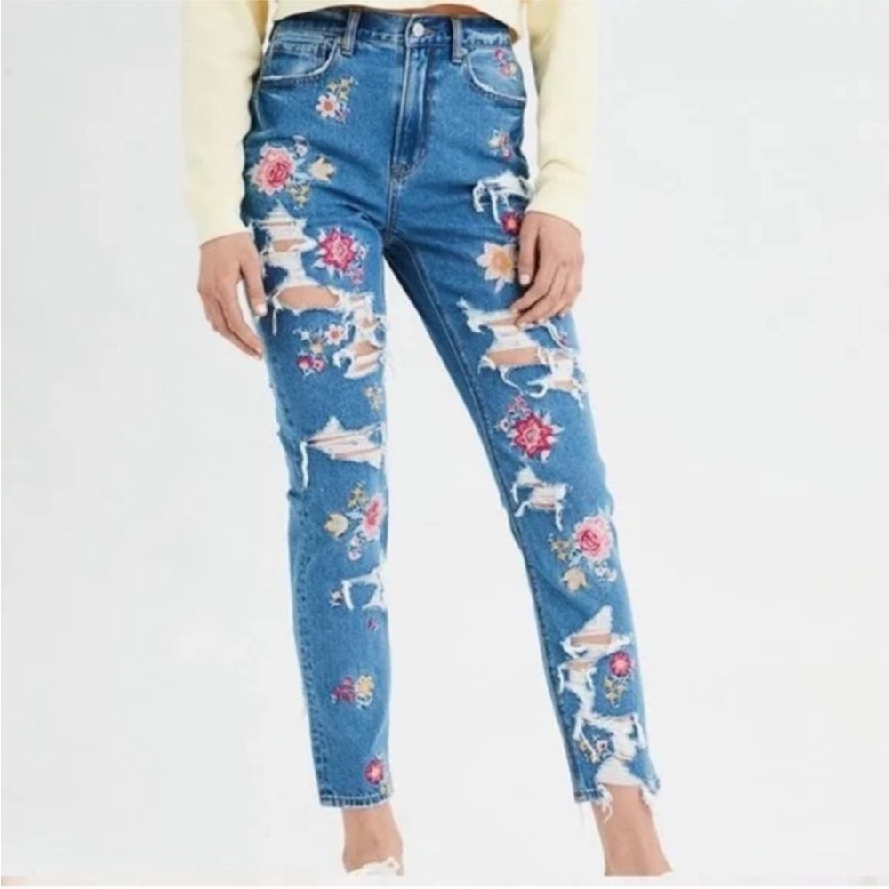 AE - Embroidered Distressed Mom Jean